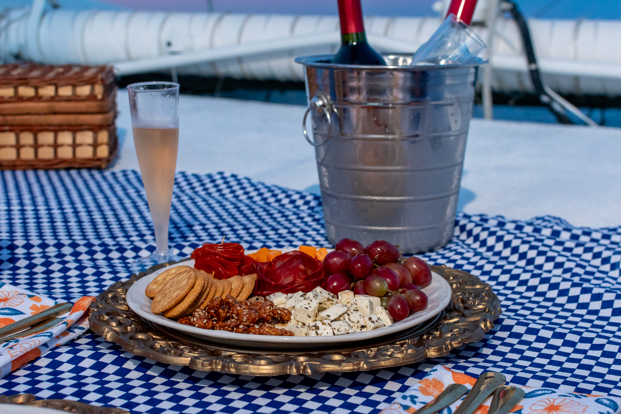 Cena Romantica abordo de un catamaran - Image 5